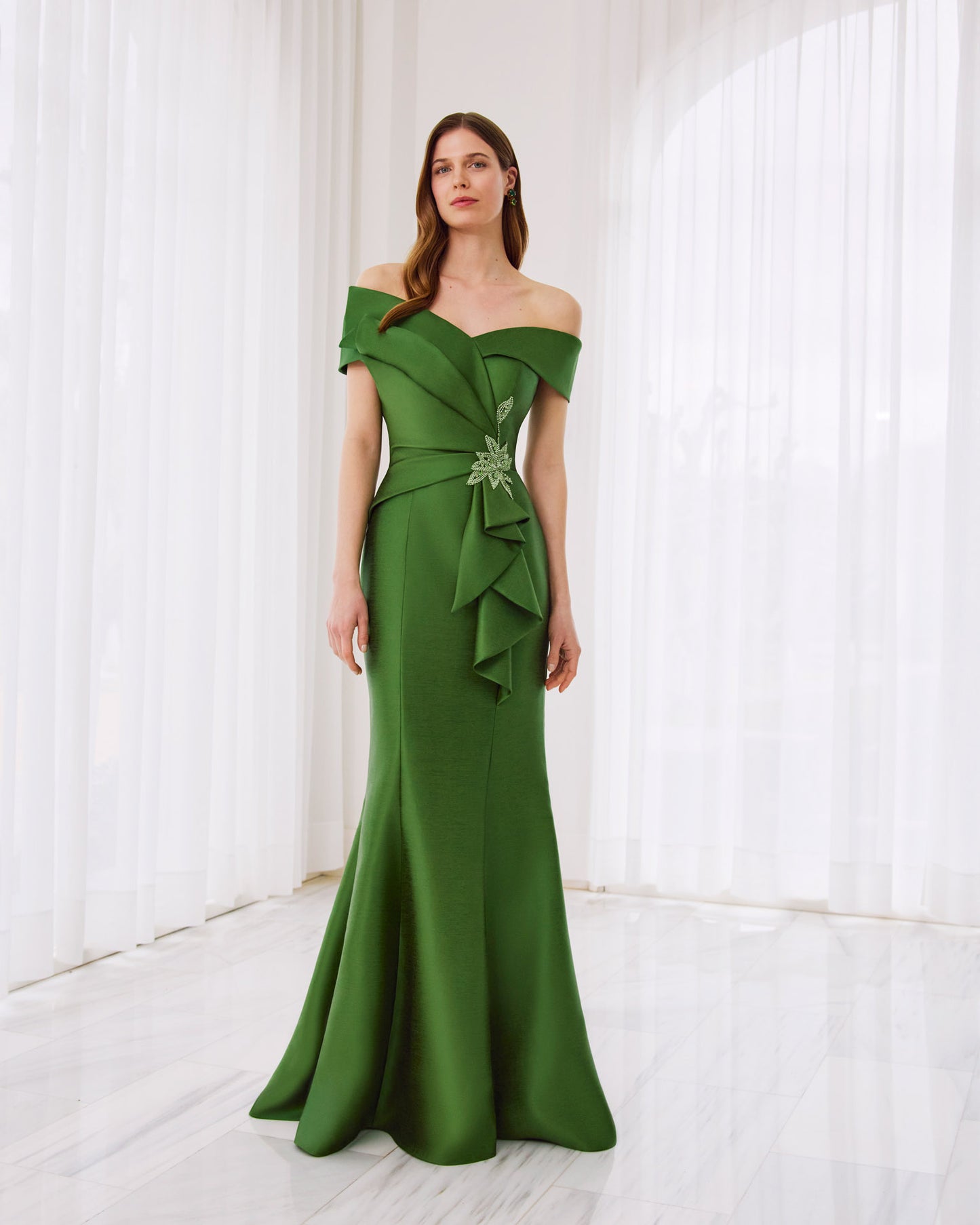 Couture Club 1GF8 Elm Green