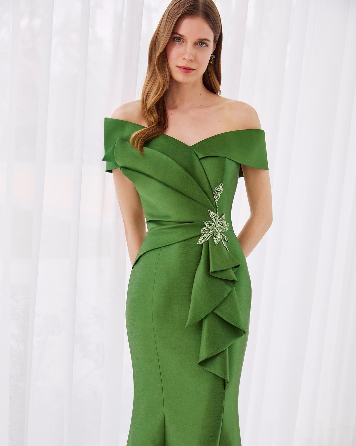Couture Club 1GF8 Elm Green