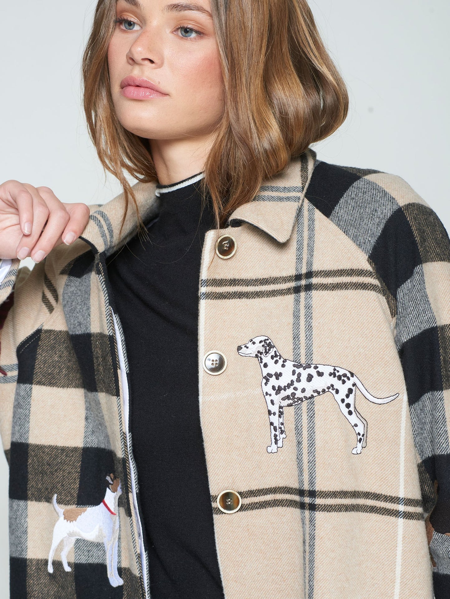 CAMEL COAT WITH DOGS AND FRINGES
