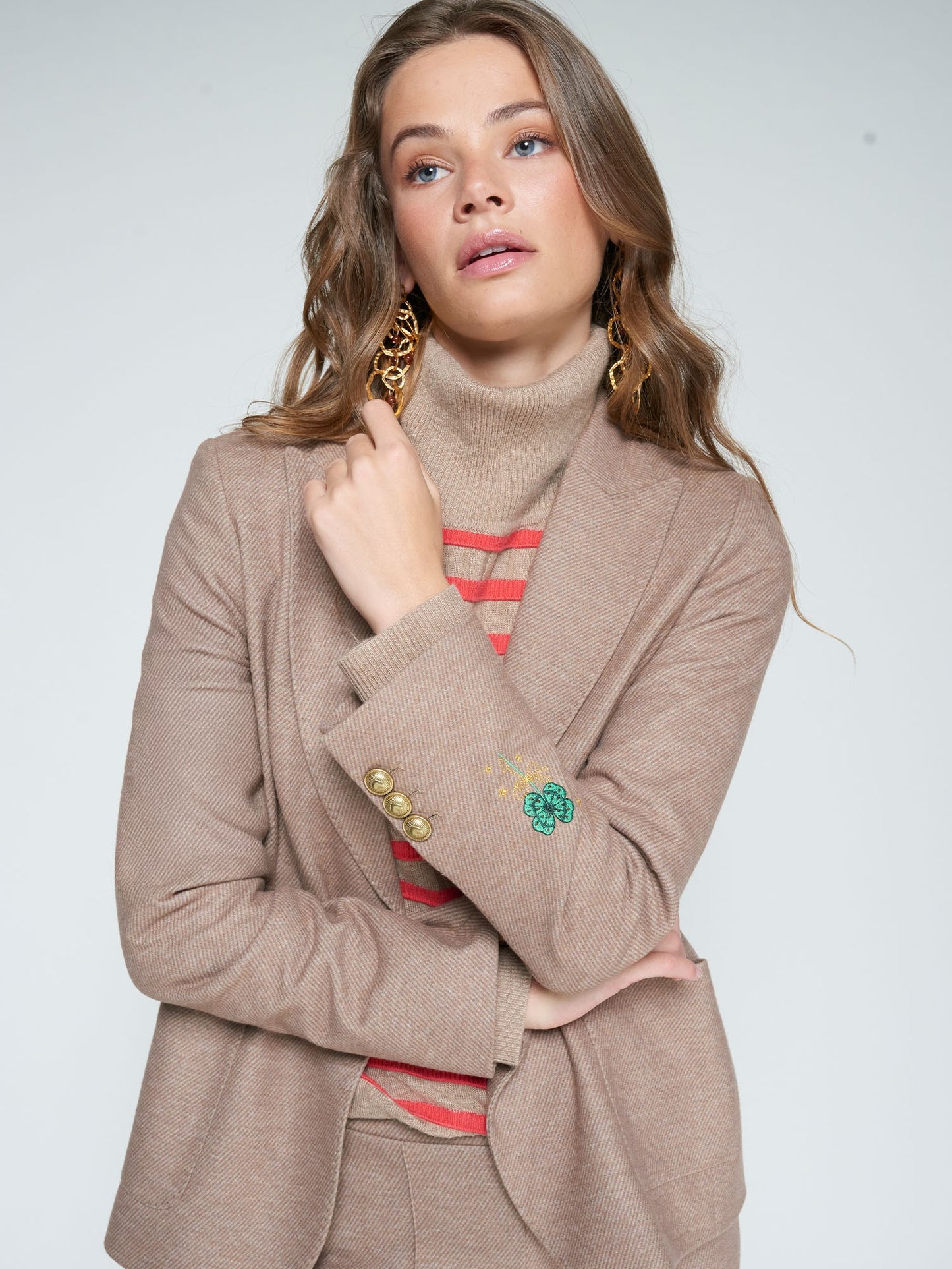 BEIGE KNIT JACKET WITH EMBROIDERY