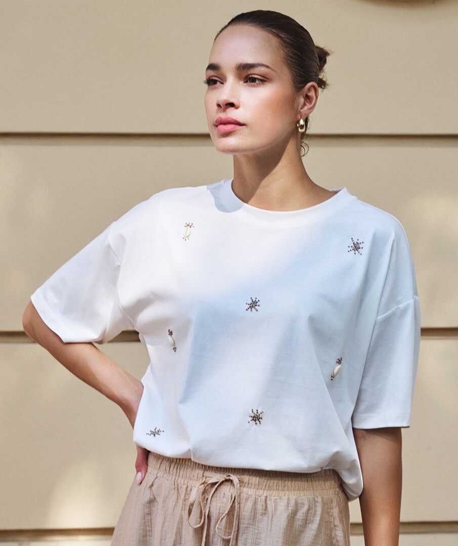 EsQualo T-shirt embellishment